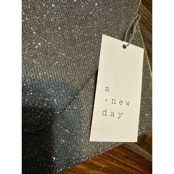 Envelope Purse Sparkling Metallic Cloth Color Reflecting 9.5 by 7 in. NWT - Picture 15 of 16